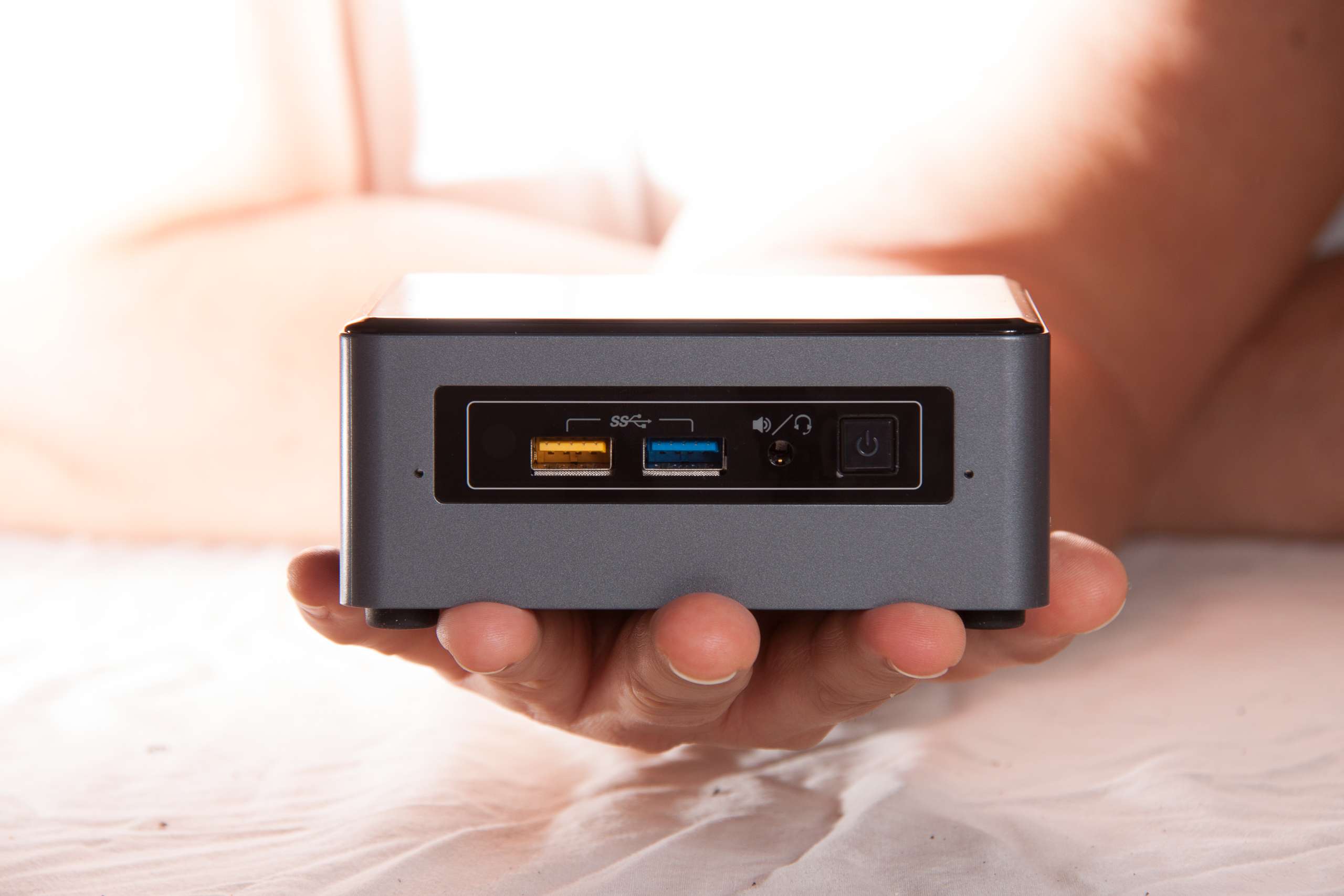Intel NUC mini desktop comptuer